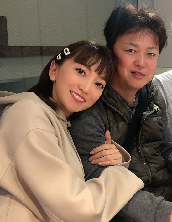 加藤綾菜と父親