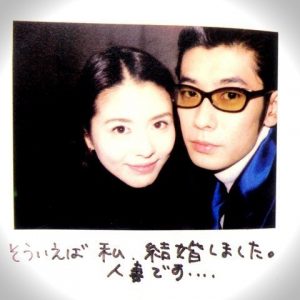 小泉今日子と永瀬正敏のツーショット写真