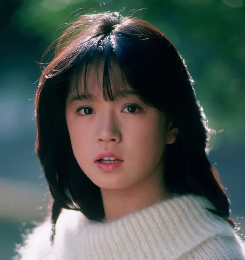 中森明菜の若い頃画像１