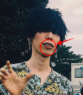 米津玄師の口元画像