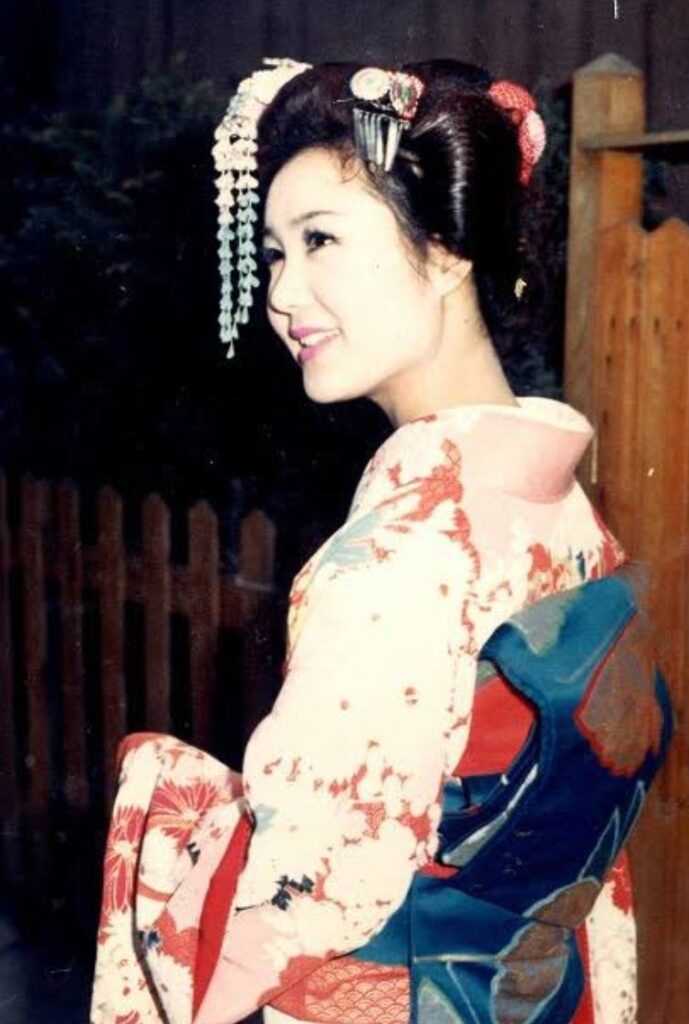 若い頃の林家パー子画像１