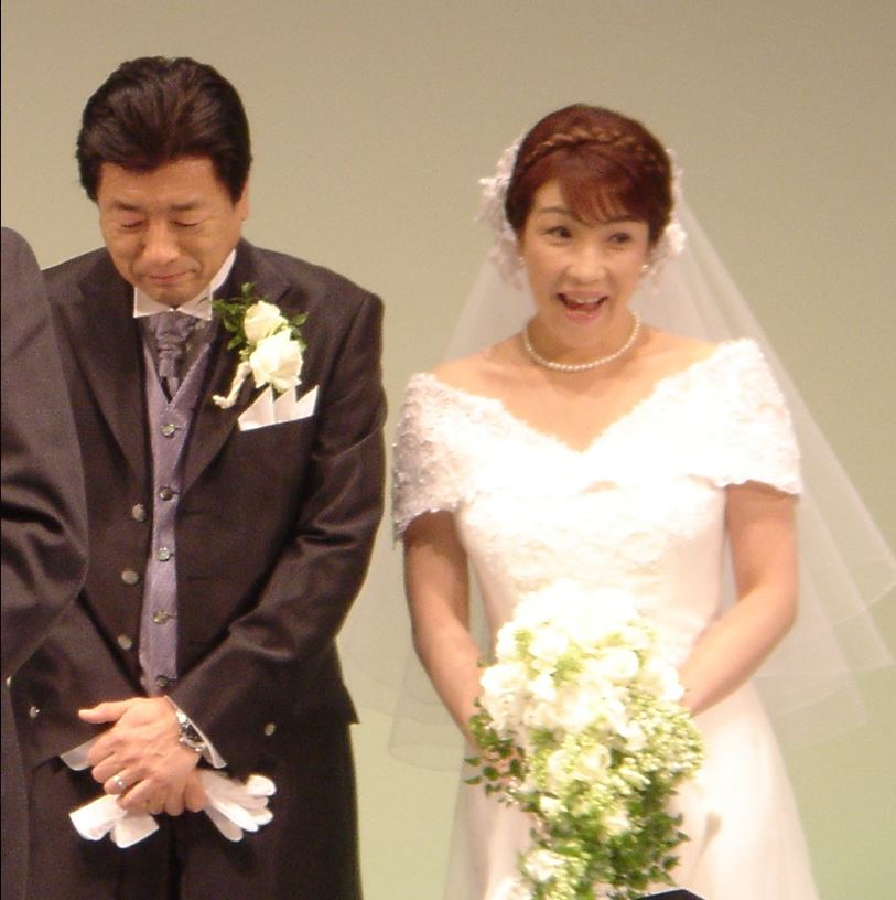 山本拓と高市早苗のウェディング画像