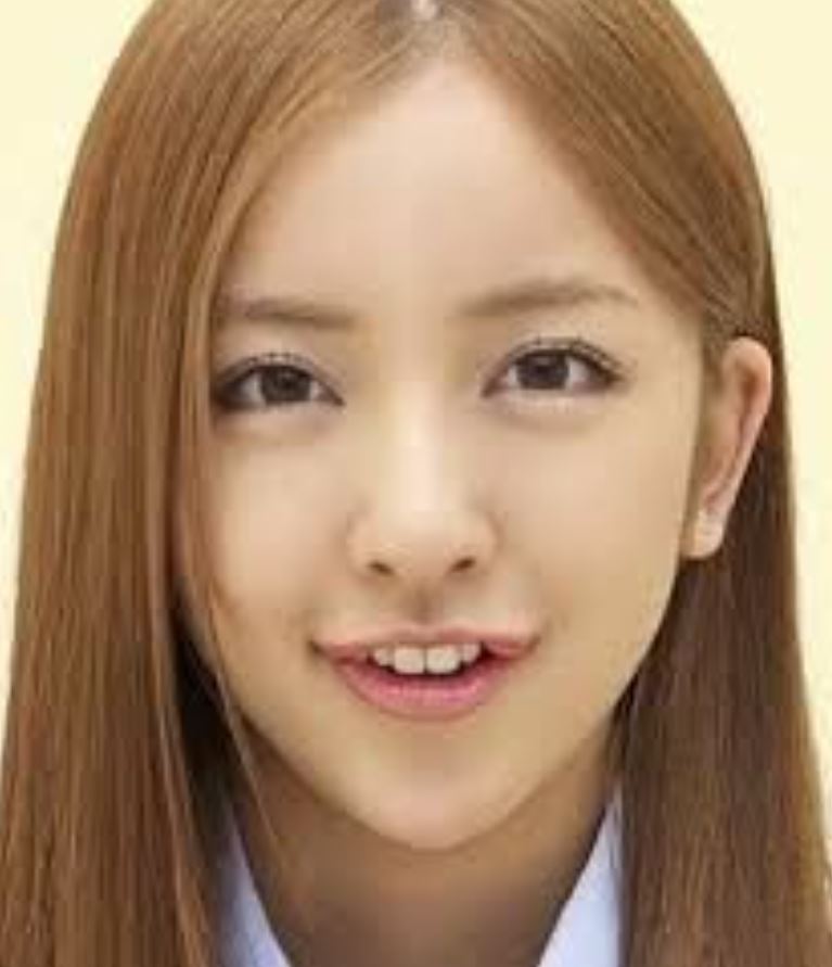 板野友美画像１