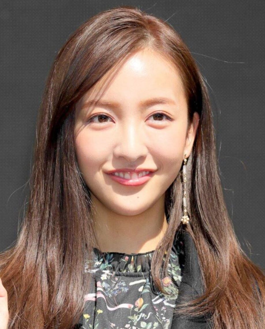 板野友美画像２