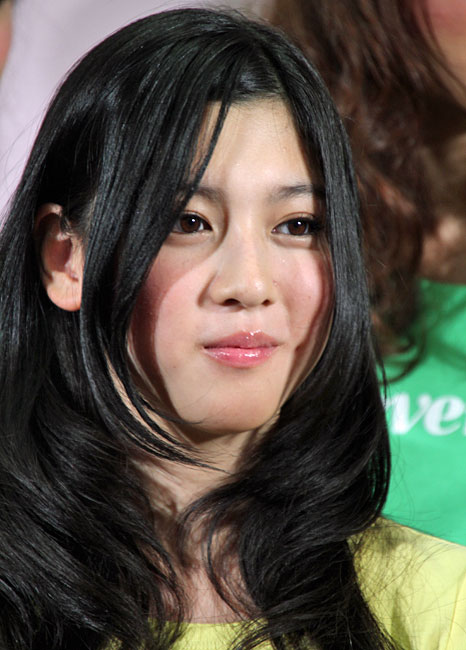 三吉彩花の若い頃画像2